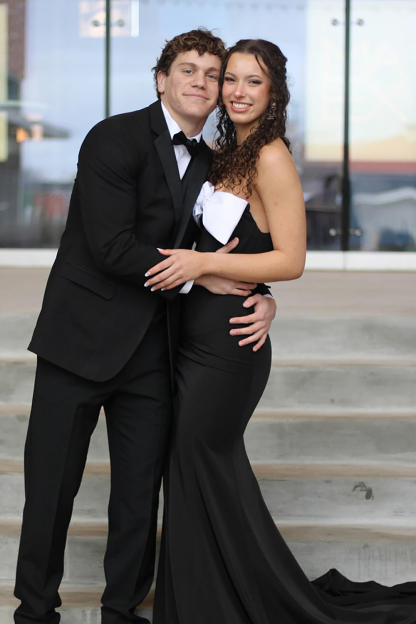 Elegant Black Strapless Mermaid Gown in Satin with Bow for Prom