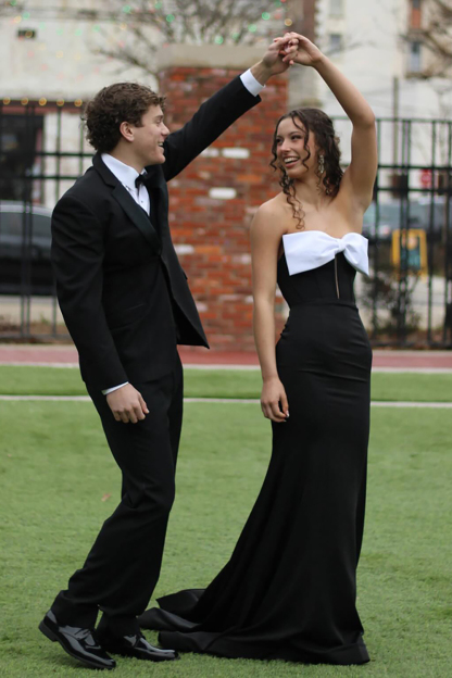 Elegant Black Strapless Mermaid Gown in Satin with Bow for Prom