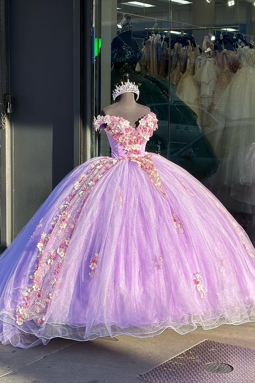 Off-the-Shoulder Lilac Tulle Quinceanera Ball Gown with Floral Applique