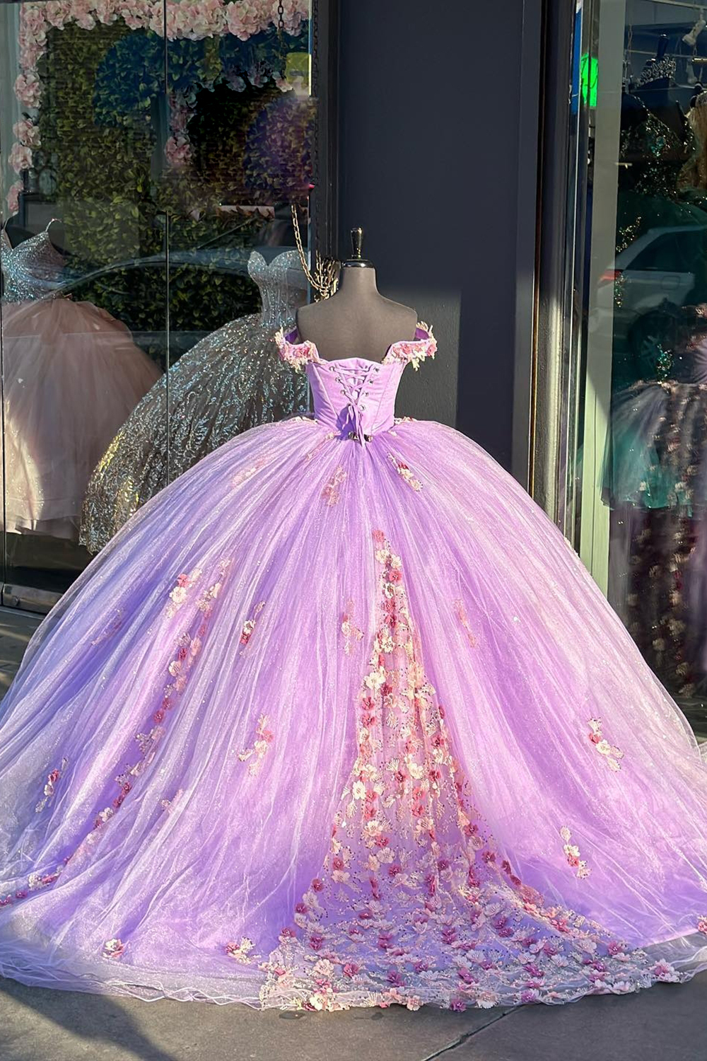 Off-the-Shoulder Lilac Tulle Quinceanera Ball Gown with Floral Applique