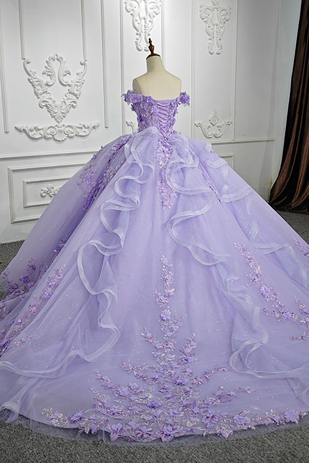 Off-the-Shoulder Lavender Tulle Quinceanera Ball Gown Featuring Appliques