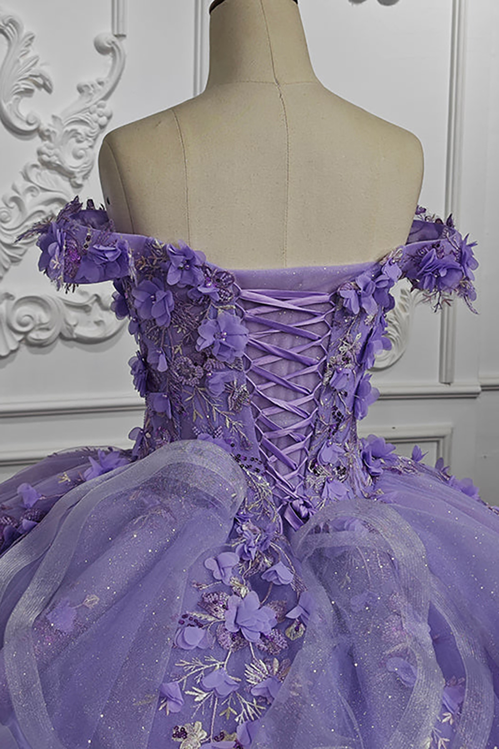 Off-the-Shoulder Lavender Tulle Quinceanera Ball Gown Featuring Appliques