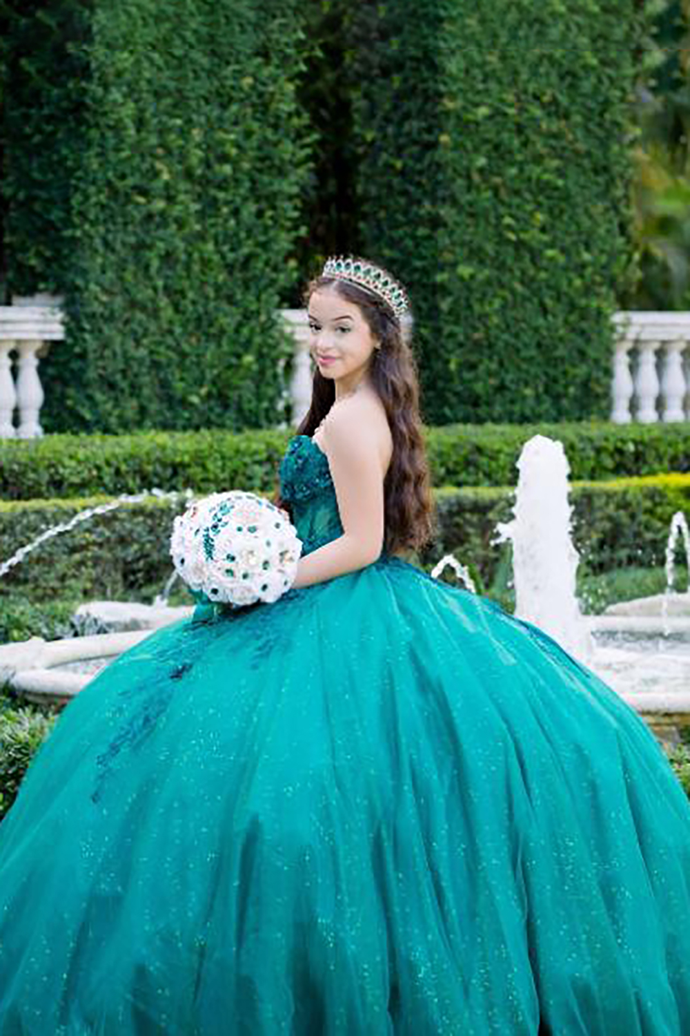 Sweetheart Princess Quinceanera Dress in Sparkly Peacock Tulle with Appliques