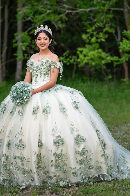 Off the Shoulder Black Champagne Princess Dress with Floral Applique and Tulle Train for Quinceanera