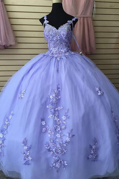 Princess Quinceanera Dress in Lilac with Spaghetti Straps and Tulle Appliques