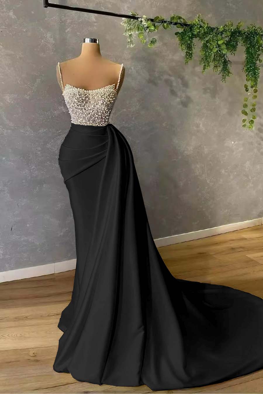 Spaghetti-Straps Elegant Pearl Mermaid Evening Dress With Sequins Pleat