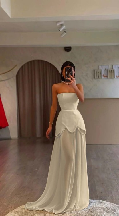 White Strapless Sleeveless Long Formal Dress With Pleated Beading