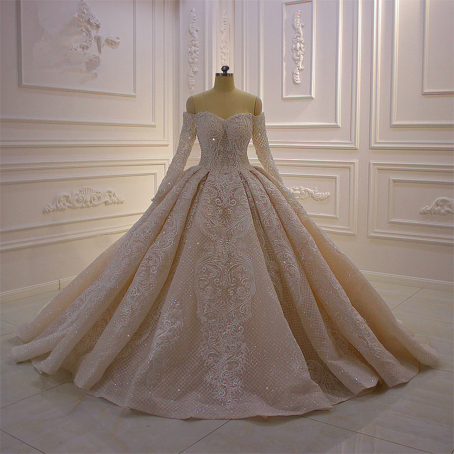 Stunning Ball Gown Off-the-Shoulder Long Sleeves Wedding Dress with Appliques Lace