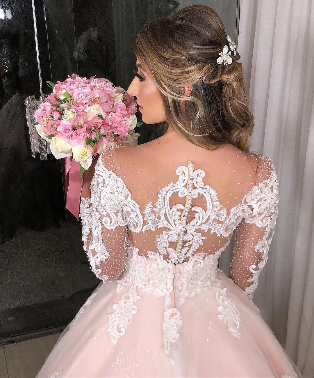Princess Off-the-Shoulder Tulle Long Sleeves Floral Wedding Dress with Lace Appliques