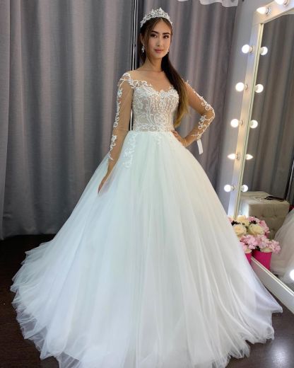 Simple Long Sleeves A-Line Tulle Wedding Dress with Lace