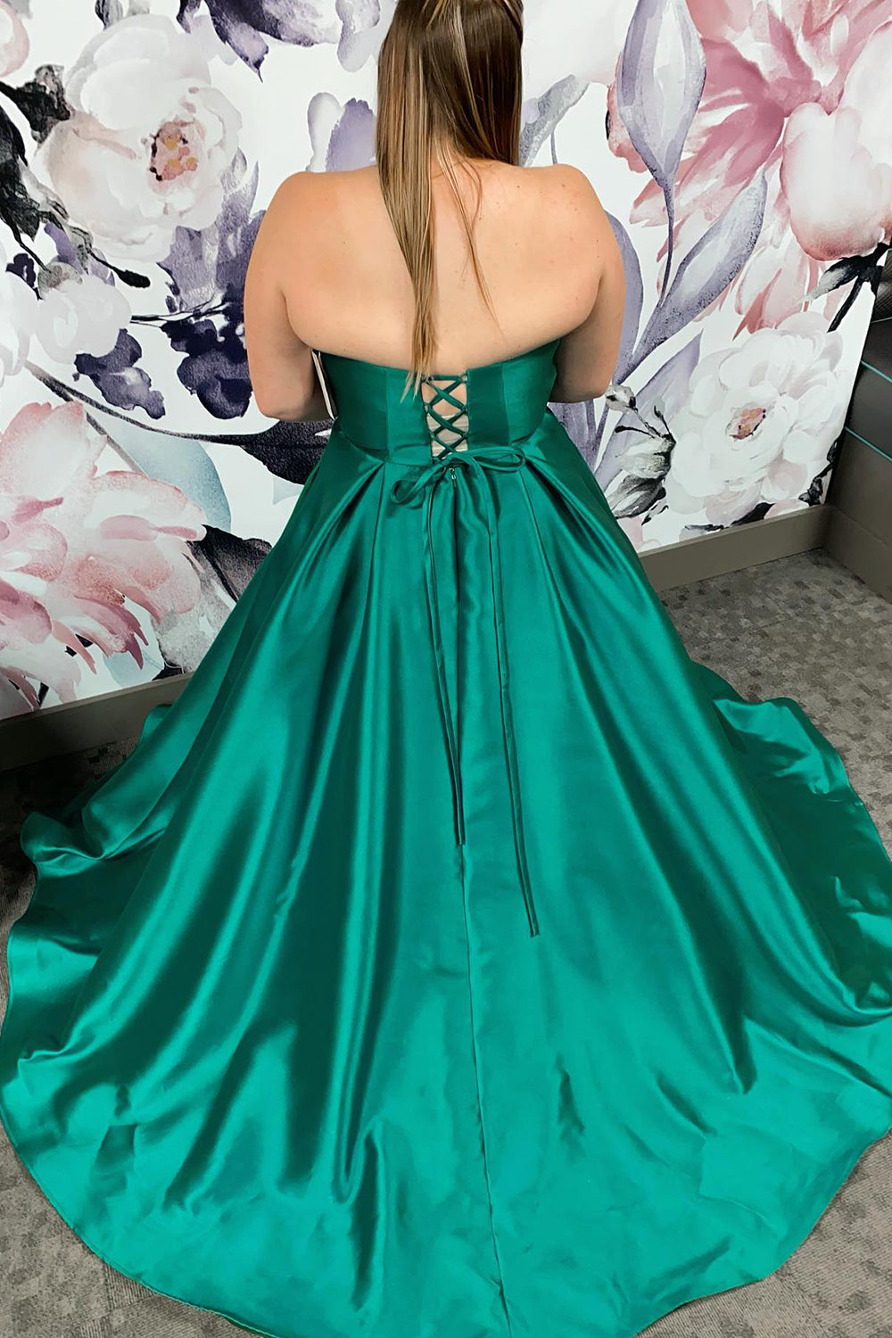 Long Green Plus Size A-Line Prom Gown