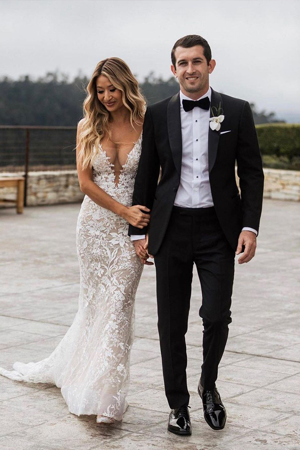 Modern Spaghetti Straps Jewel Mermaid Wedding Dress with Lace V-Neck
