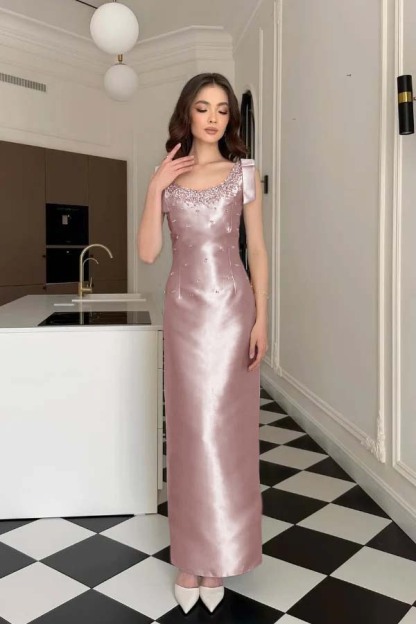 Glamorous Straps Sleeveless Long Formal Dress With Appliques Beading