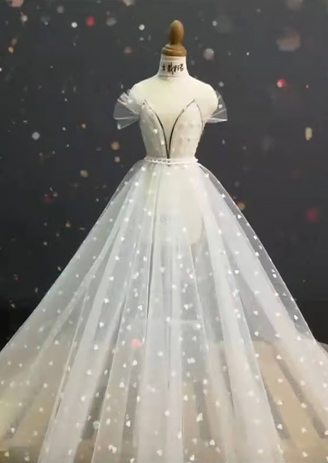 Tulle Ball Gown Wedding Dress with Appliques