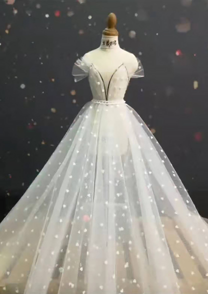 Tulle Ball Gown Wedding Dress with Appliques