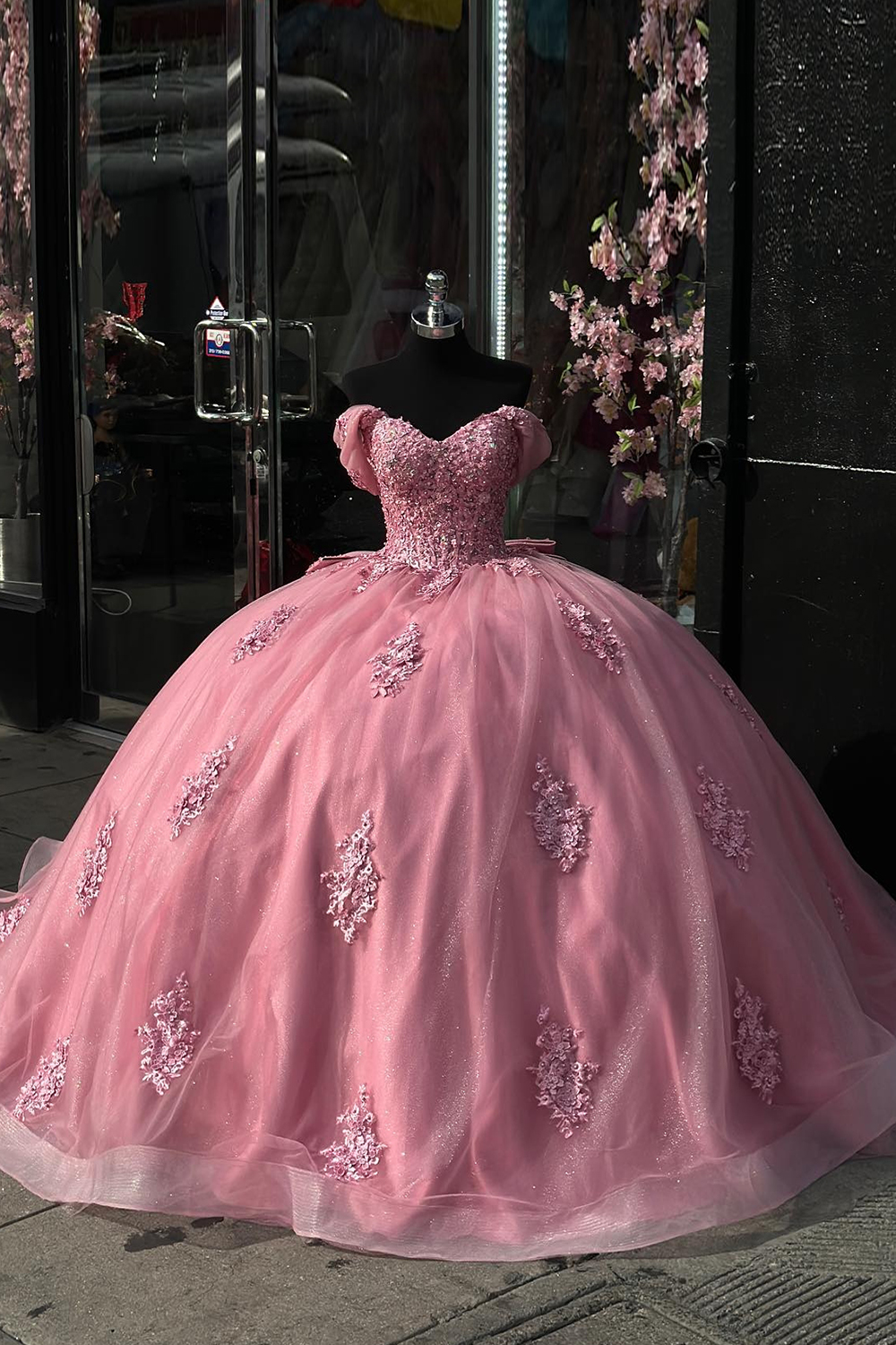 Off the Shoulder Hot Pink Tulle Ball Gown with Applique for Quinceanera