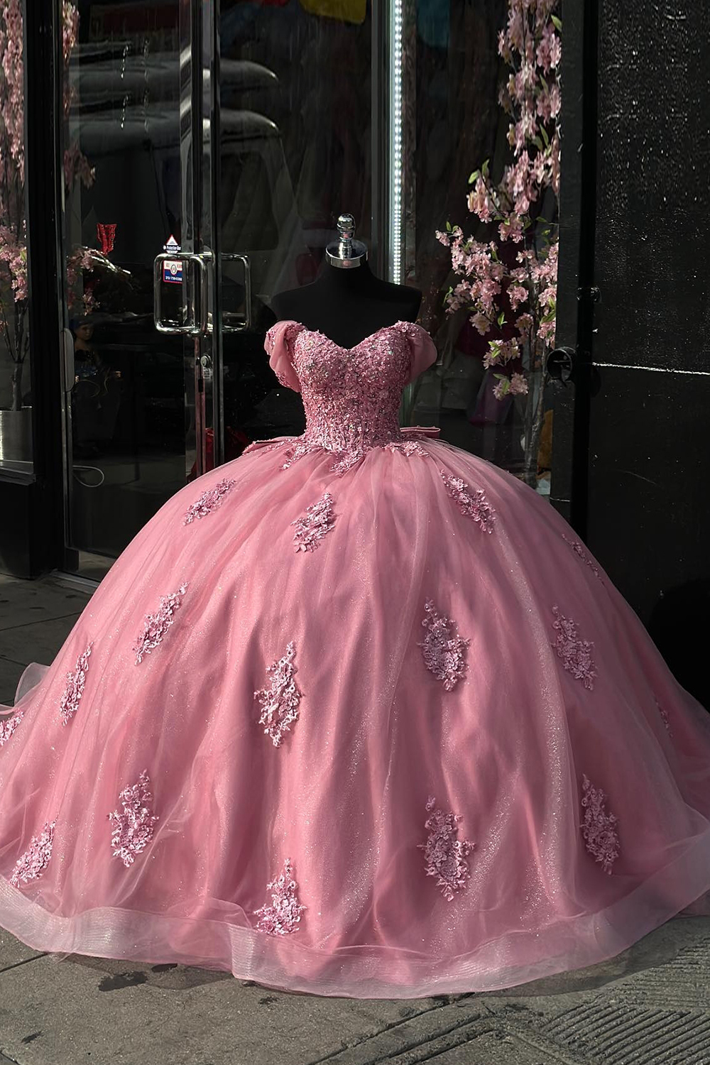 Off the Shoulder Hot Pink Tulle Ball Gown with Applique for Quinceanera