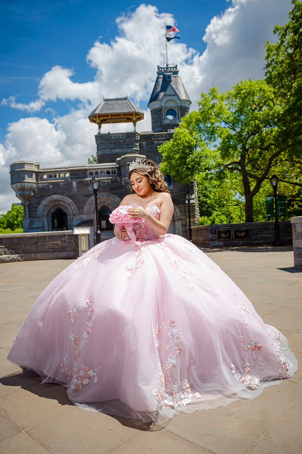 Sweetheart Ball Gown in Blush Tulle with Flower Appliques for Quinceanera