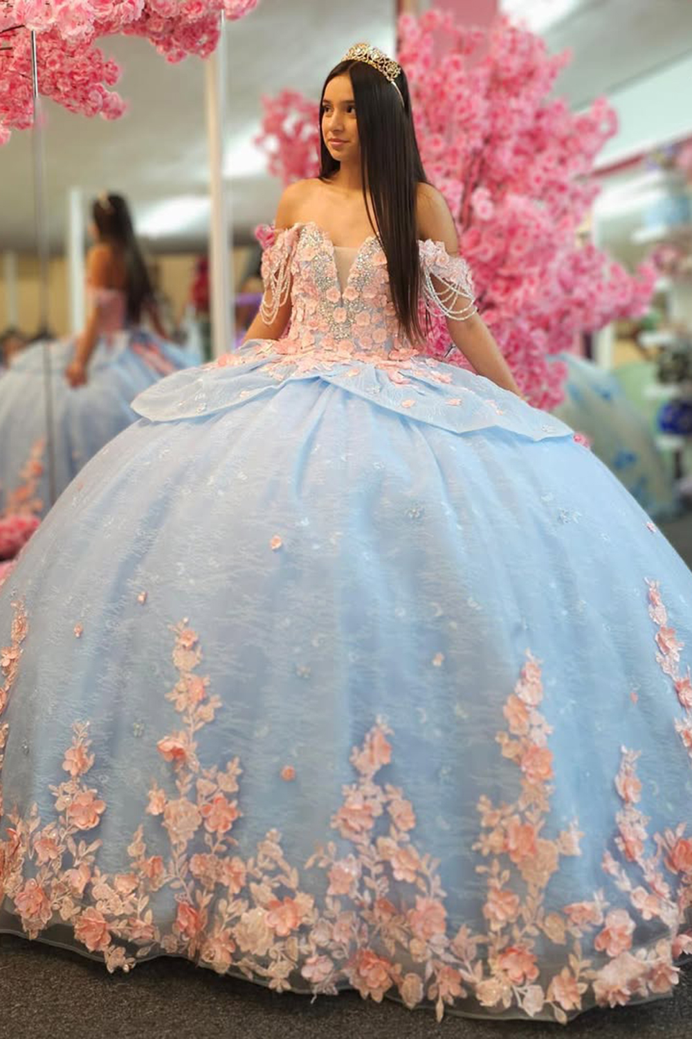 Off-the-Shoulder Sky Blue Tulle Quinceanera Ball Gown Featuring Pink Appliques