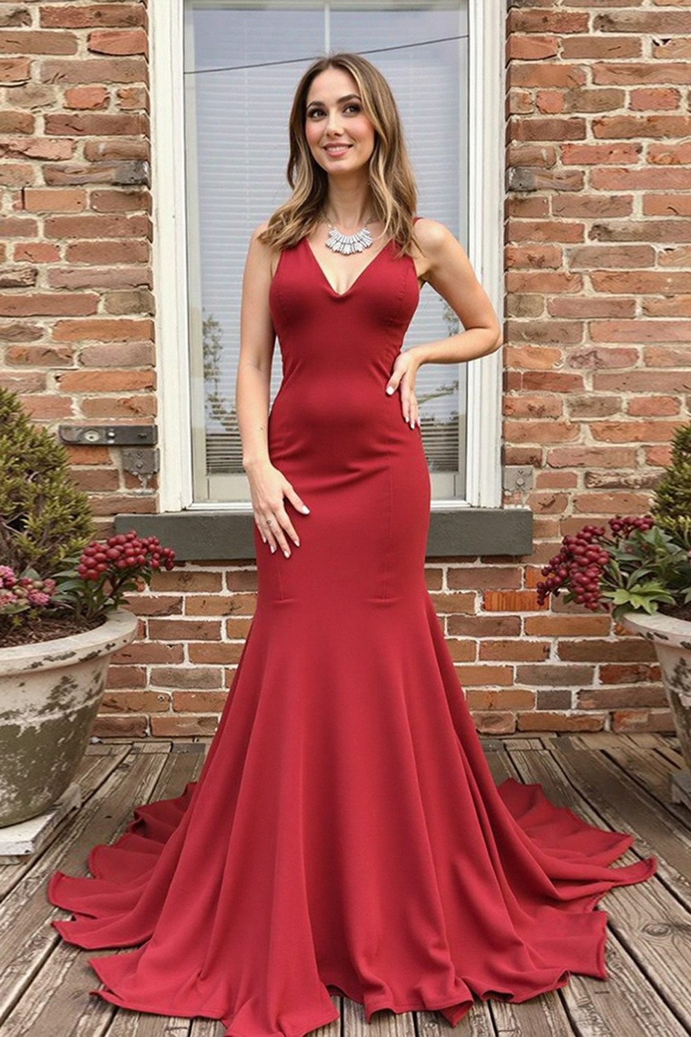 Long Red Prom Dress with Mermaid Silhouette Spaghetti Straps V-Neck and Bow