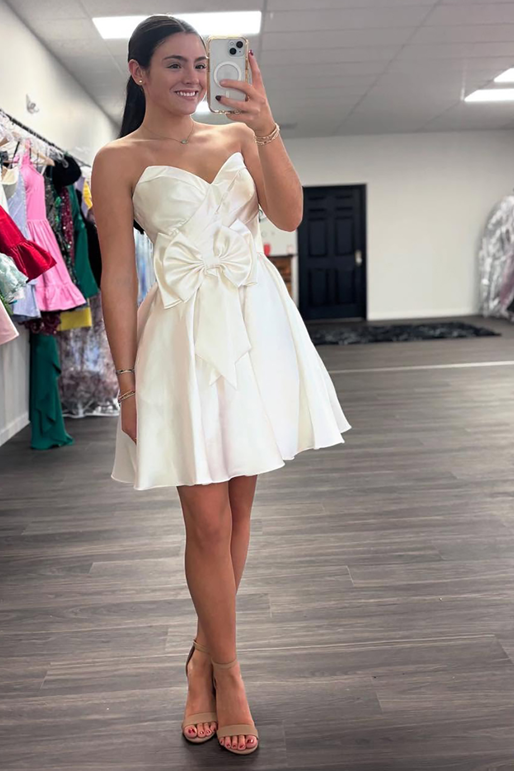 Short A-Line Prom Dress in White Satin with Sweetheart Neckline and Bows