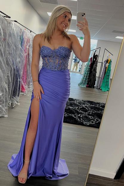 Sweetheart Lilac Long Prom Dress with Pleated Sheath and Appliqued Slit