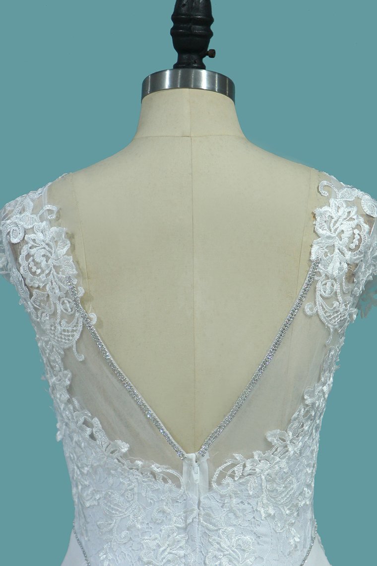 Stunning Mermaid Bateau Beadings Floor-Length Wedding Dress with Appliques Lace