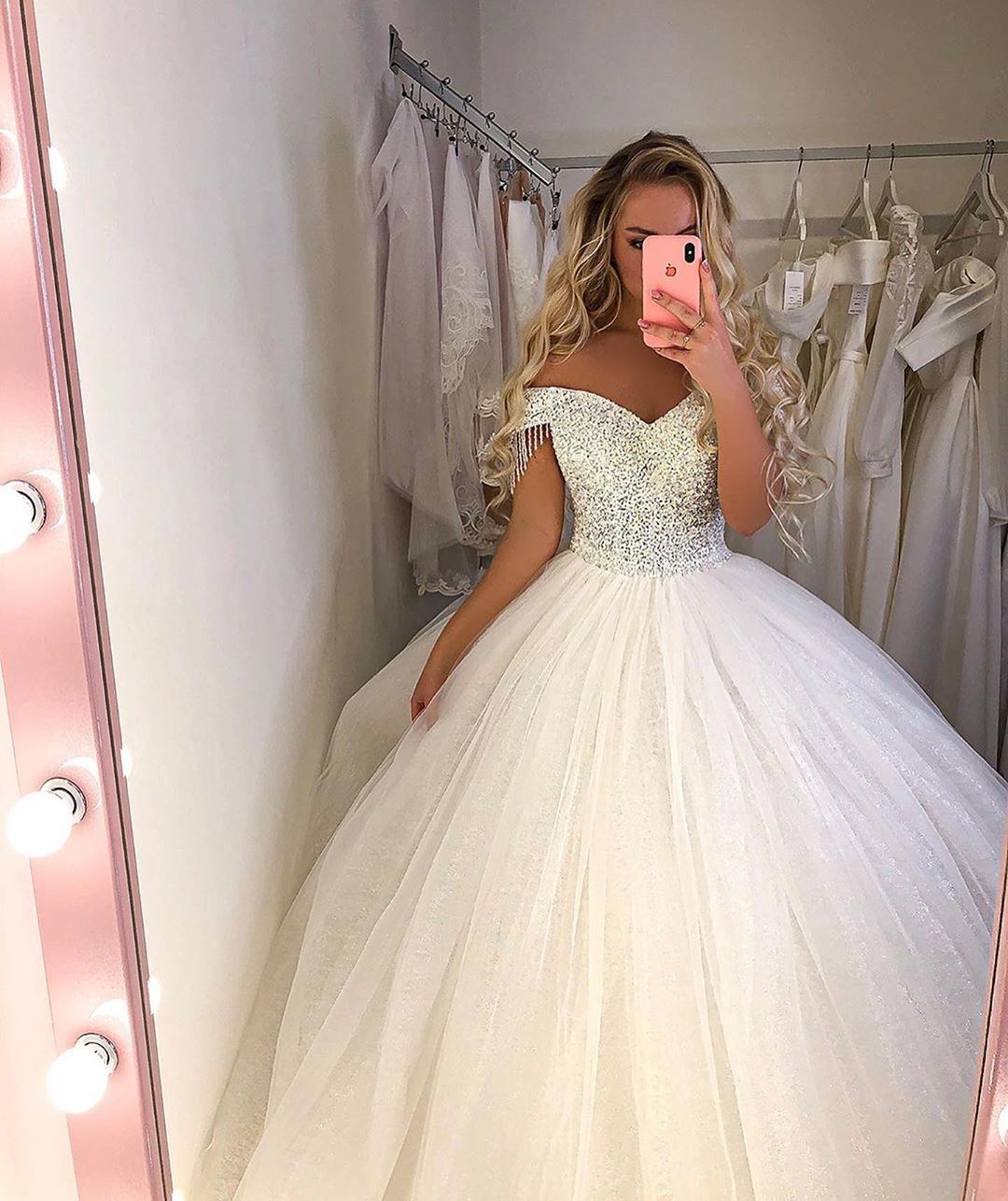 Pretty Princess Off-the-Shoulder Long Wedding Dress with Tulle