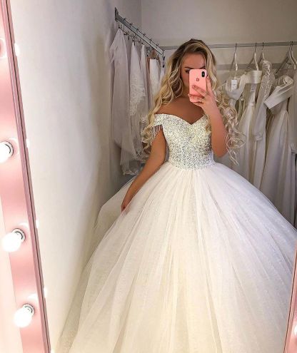 Pretty Princess Off-the-Shoulder Long Wedding Dress with Tulle