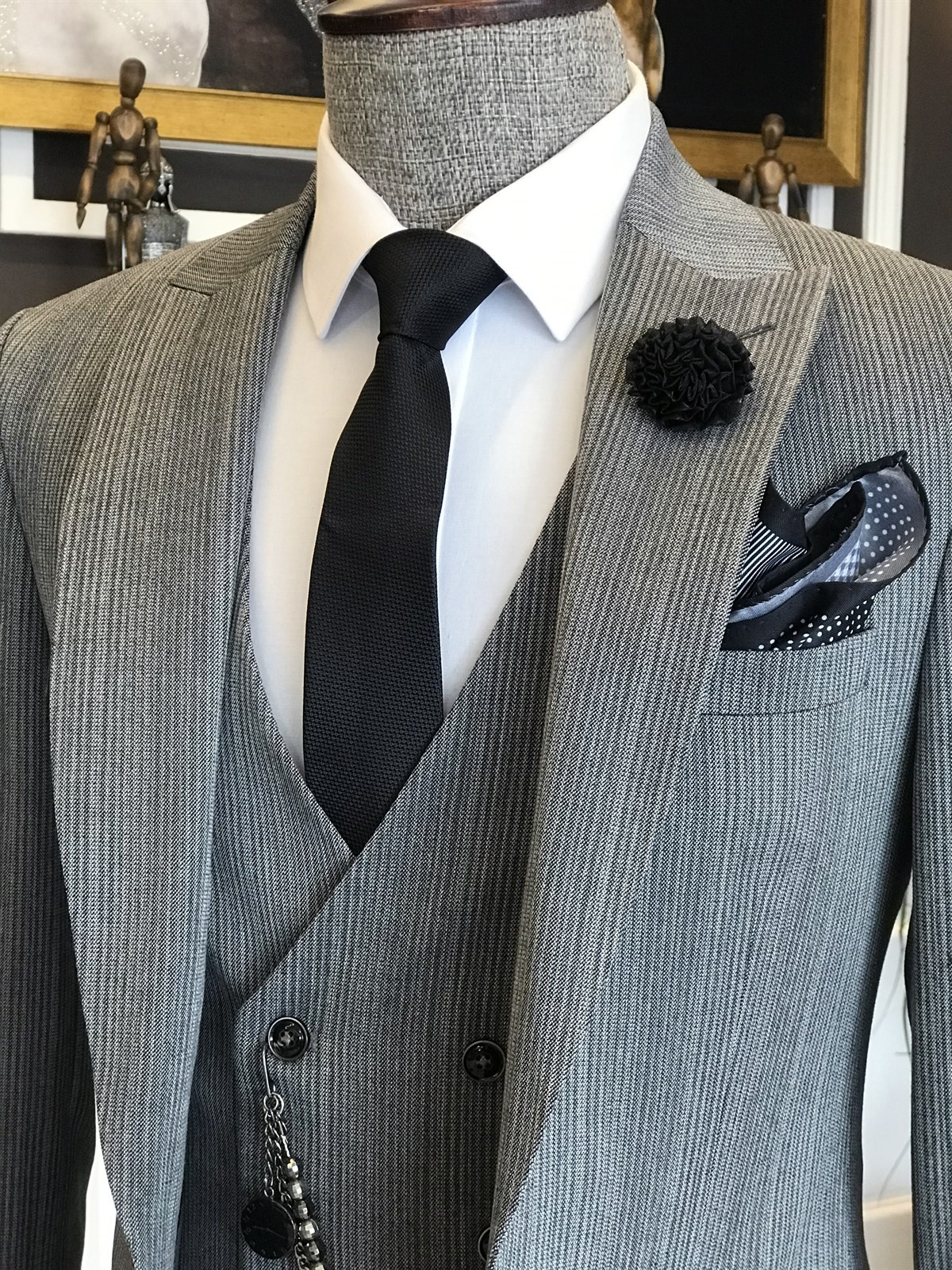 Modern Gray Peaked Lapel One-Button Three-Piece Business Men's Suits