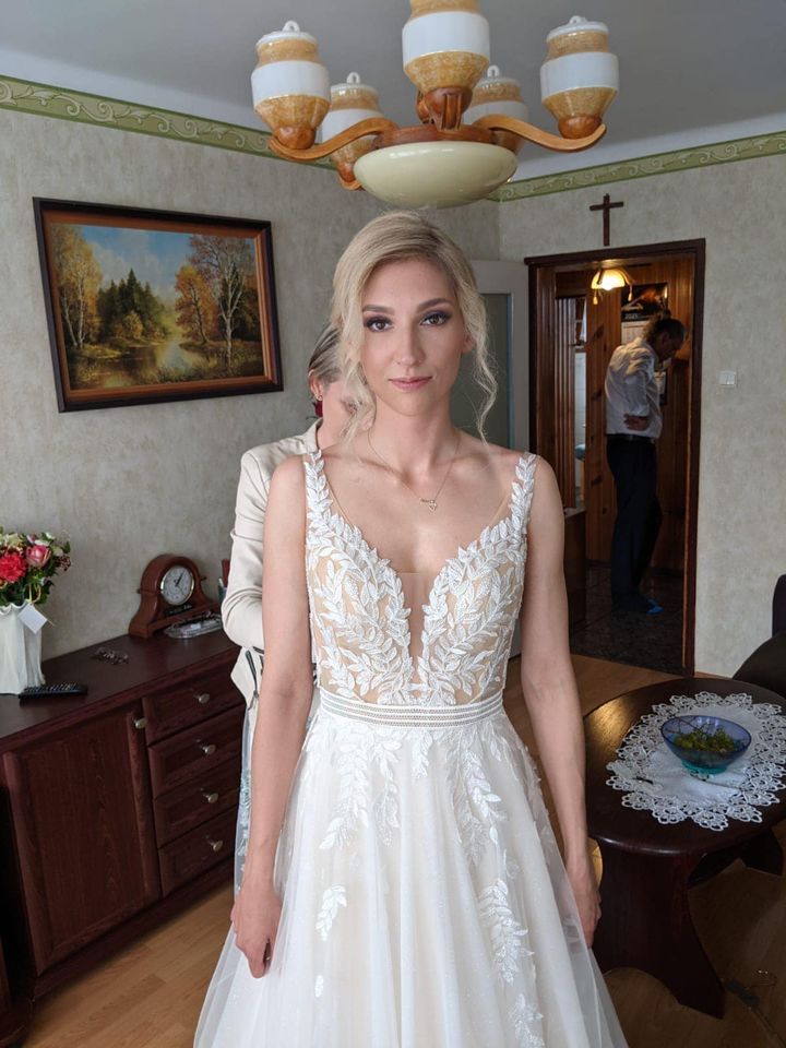 Beautiful V-Neck Open Back A-Line Long Wedding Dress with Tulle Lace