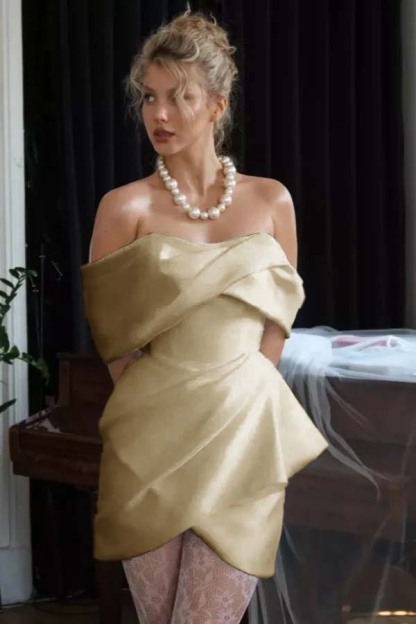 Stunning Off the Shoulder Sleeveless Short Formal Dress With Pleated