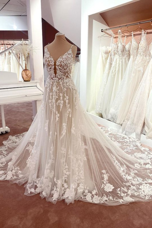Attractive Backless Spaghetti-Straps Tulle A-Line Wedding Dress with Appliques Lace