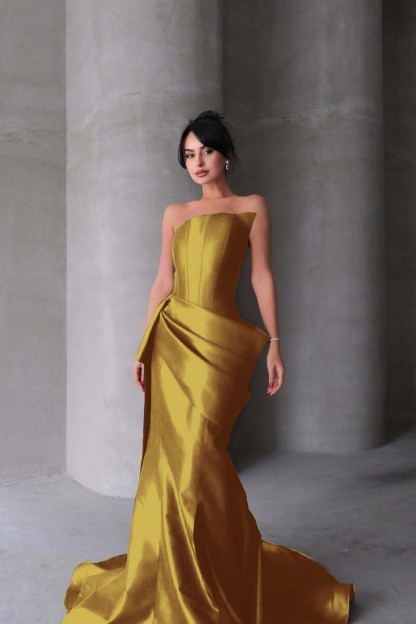 Chic Strapless Sleeveless Mermaid Long Formal Dress With Pleated
