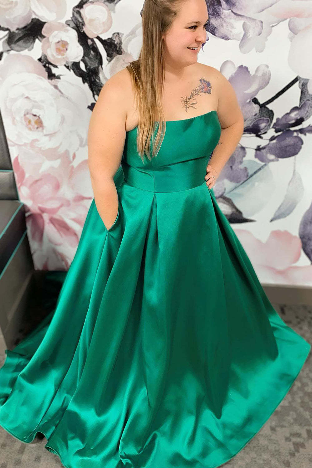 Long Green Plus Size A-Line Prom Gown