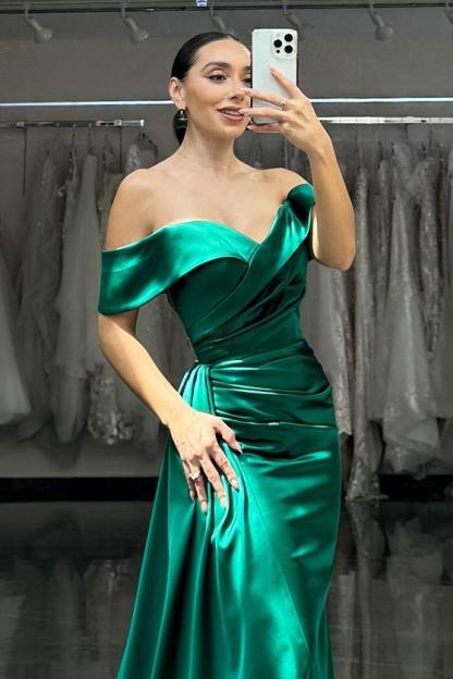 Shining Dark Green Satin Off-the-Shoulder Strapless V-Neck Prom Dress with Pleats