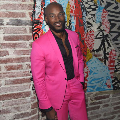 Fashion Fuchsia Shawl Lapel Prince Suit for Groom with One Button