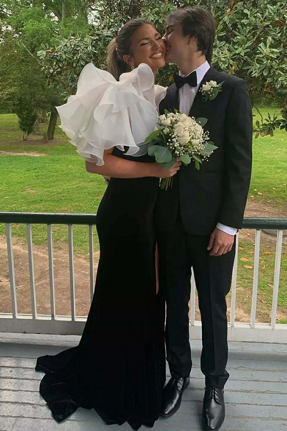 Black Long Prom Dress with V Neck and Front Split in Mermaid Style