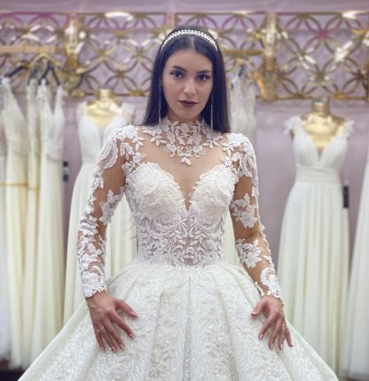 Elegant Long Sleeves High-Neck Wedding Dress with Lace Appliques