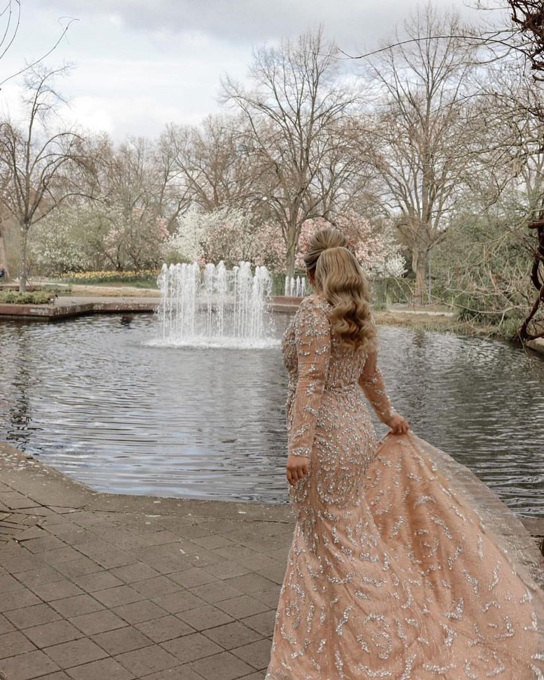 Romantic Mermaid Long Sleeves V-Neck Wedding Dress with Slit