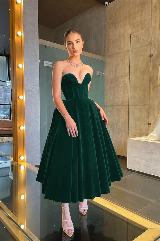 Little Tea-Length Black Prom Dress with a Touch of Elegance