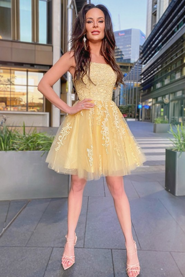 Daffodil Lovely Chic Short Mini Homecoming Dress With Appliques