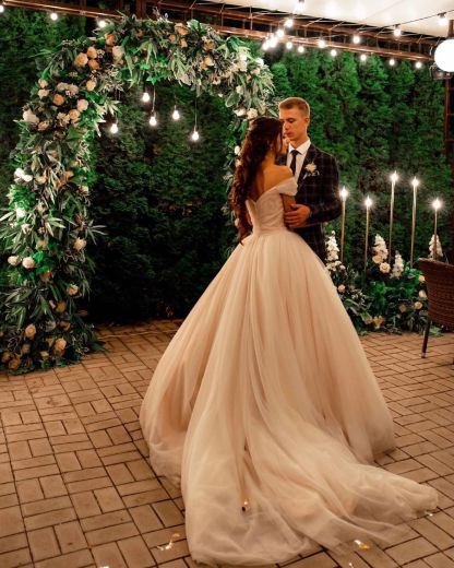 Elegant Tulle Off-the-Shoulder A-Line Long Wedding Dress with Chapel Train