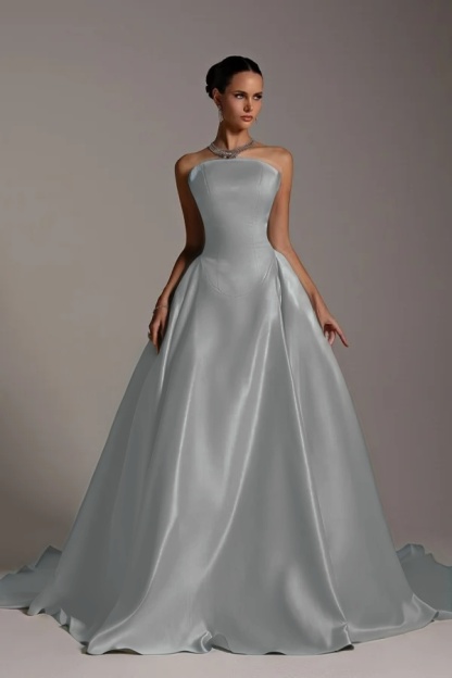 Chic Strapless Sleeveless A Line Long Formal Dress With Pleated