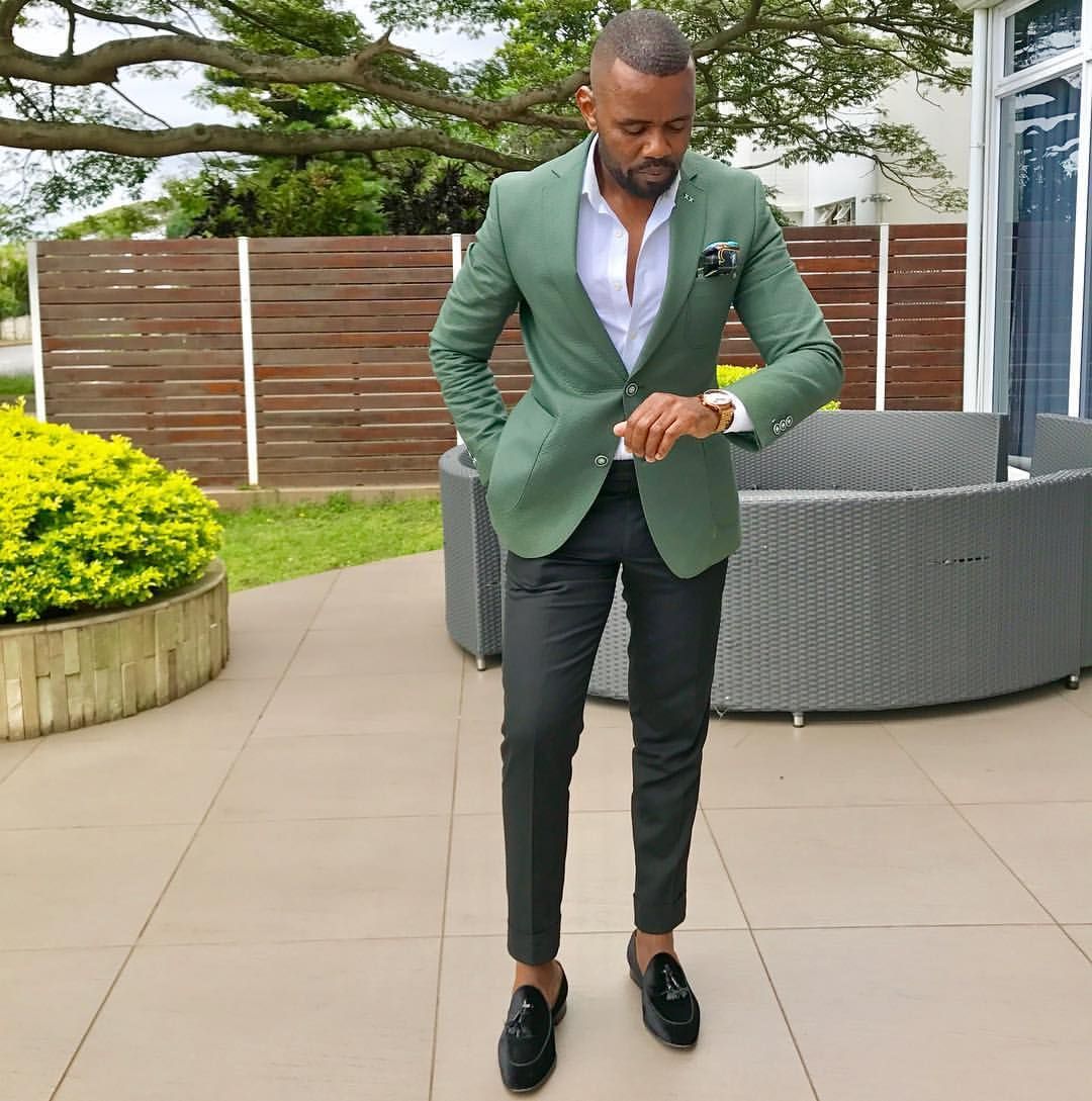 Stylish Green Groomsmen Tuxedos Alexander Formal Party Prom Suit with Notched Lapel