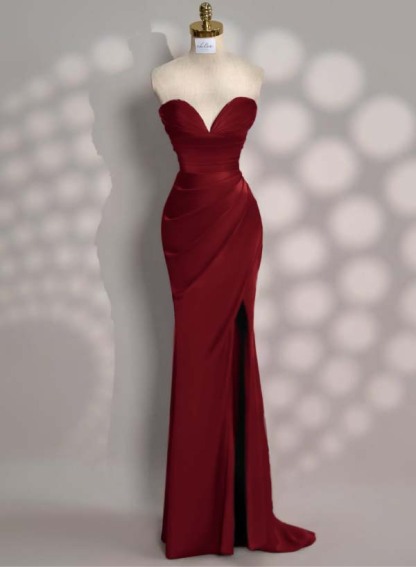 Charming Red Split Pleated Evening Dress