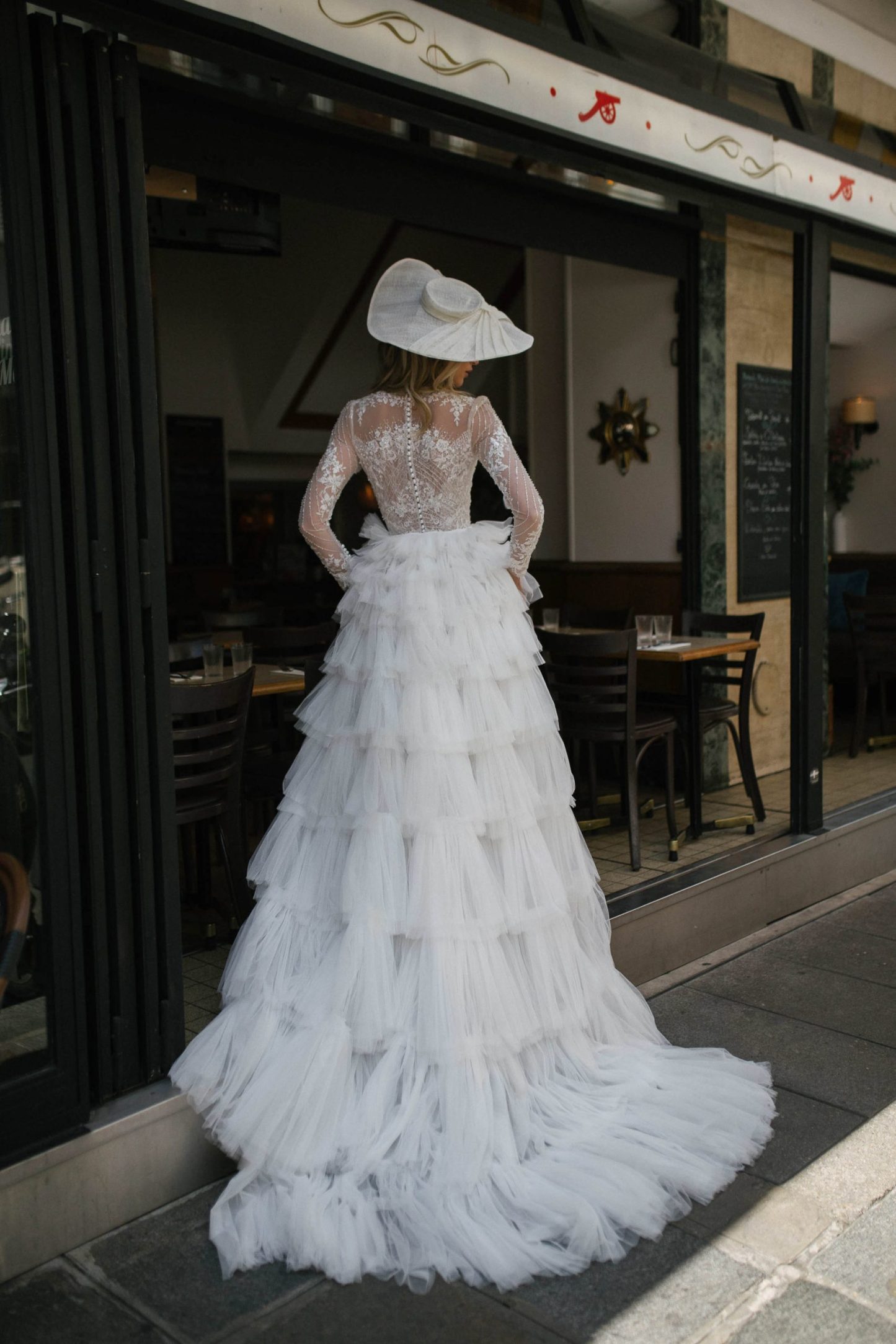 Unmissable Gorgeous White Applique Floor-Length Wedding Dress