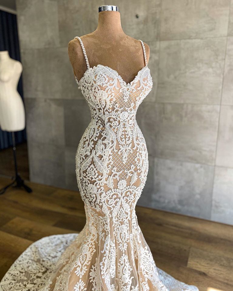 Modern Spaghetti-Straps Floor-Length Mermaid Sweetheart Wedding Dress with Appliques Lace
