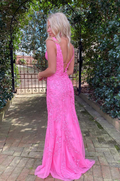 Black Deep V-Neck Mermaid Prom Dress Featuring an Open Back