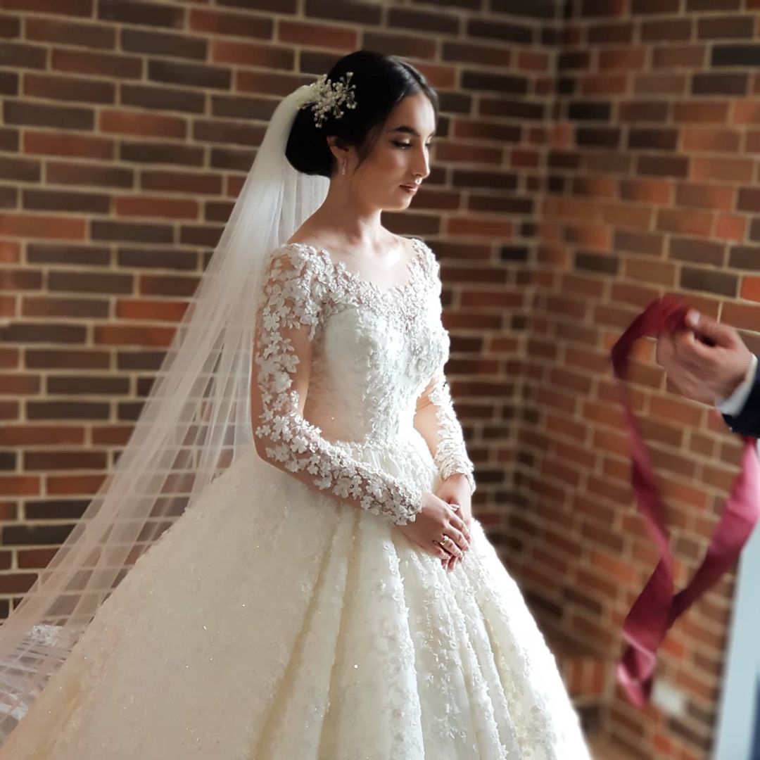 Glamorous Long Sleeves Lace Princess Wedding Dresses